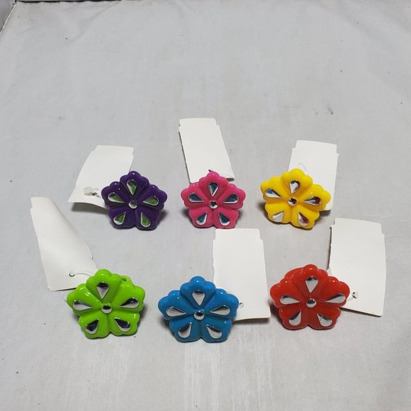 6PC assorted color daisy flower acrylic rings - Picture 2 of 7